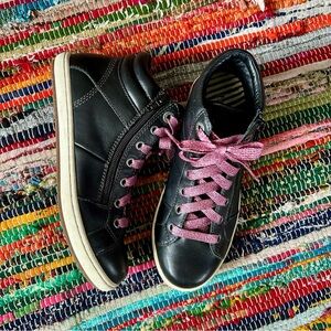 Taos Union Black Leather High Top Womens Sneakers with Metallic Pink Laces 7